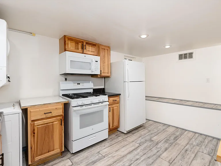 735 Colorado Blvd — Photo 10