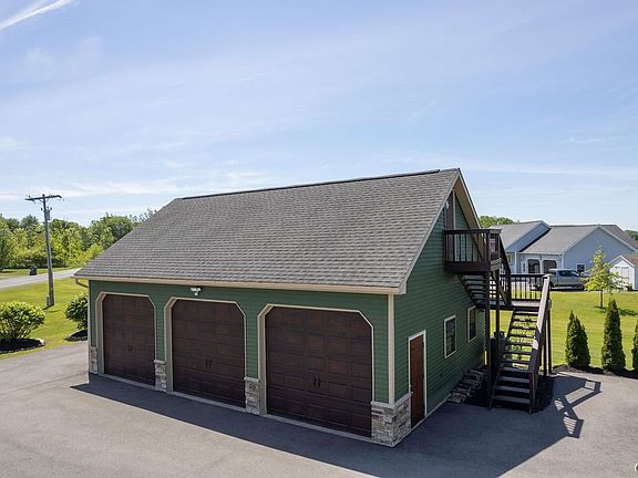3rd image of 399 Center Rd