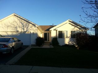 403 Joshua Tree Dr, Harvard, IL 60033