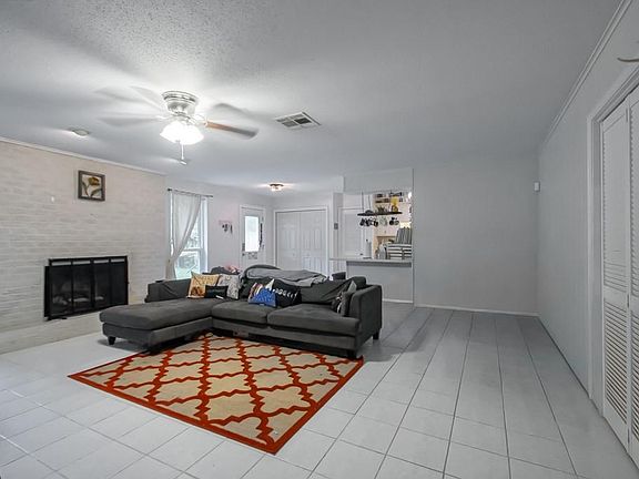 4th image of 955 Maine Ave