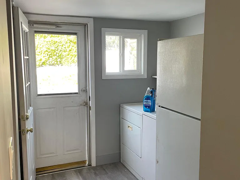 4718 Silverwood St — Photo 10