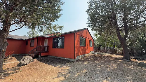 2741 NE Laramie Way Photo 1