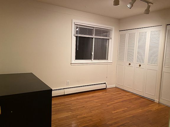 5th image of 1245 Island Dr APT 203