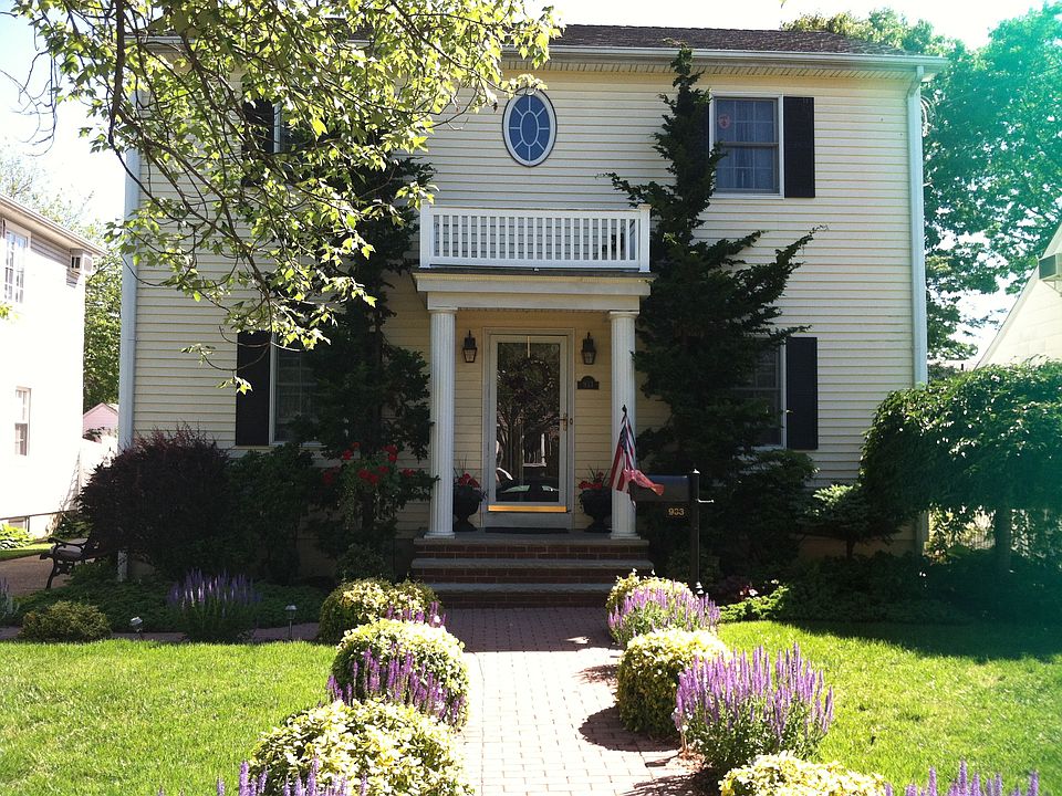 1st image of 933 Hancock Ave