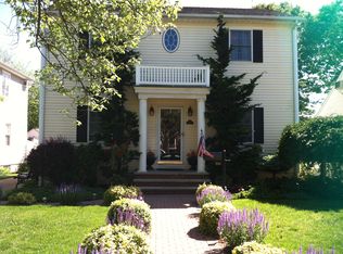933 Hancock Ave, Franklin Square, NY 11010