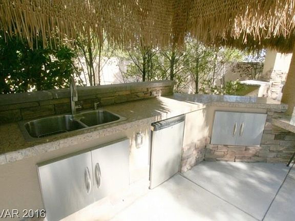 4th image of 8175 Arville St #32