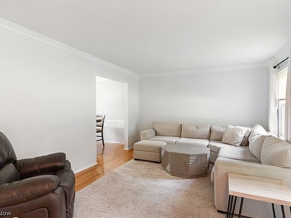 4th image of 492 Hickory Hollow Dr