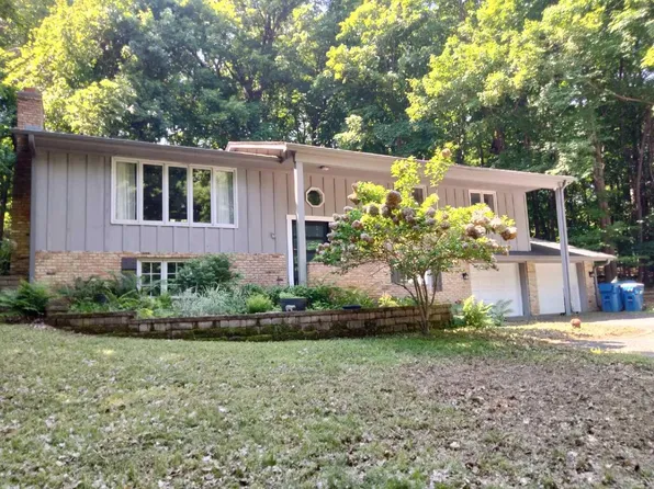 27755 Island View Rd, Shorewood, MN 55331