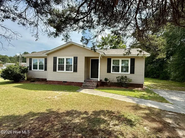 103 Ellenton Avenue, Hamlet, NC 28345