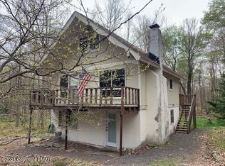 228 Barberry Ln, Pocono Lake, PA