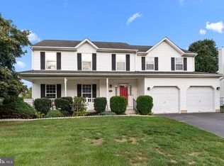 102 Moon Dr, Langhorne, PA 19047
