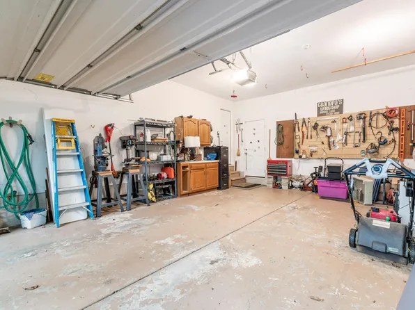 5568 Naiche Rd, Columbus, OH 43213