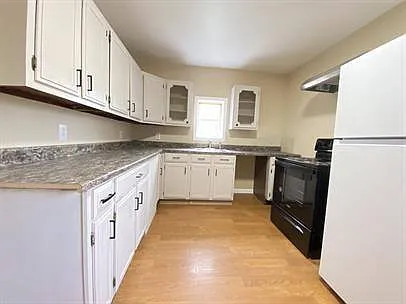 458 Morgan Ave — Photo 5