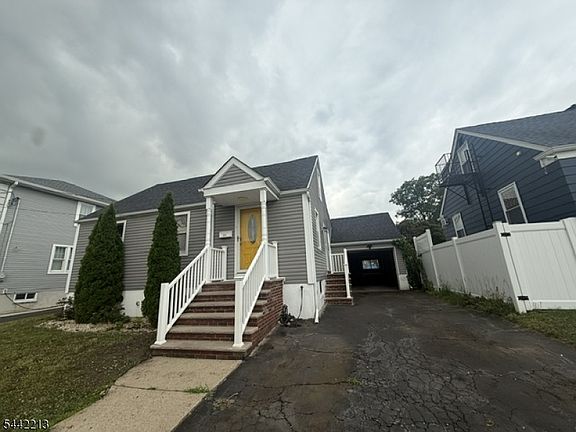 2nd image of 211 Bradford Ave