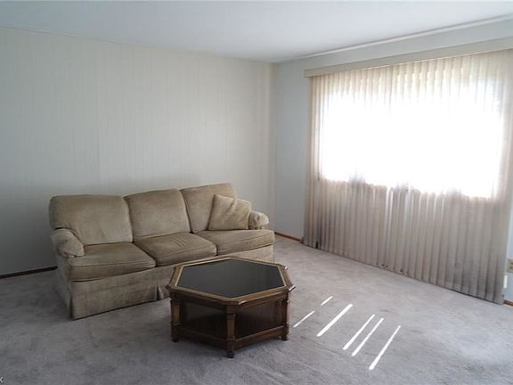 2nd image of 35651 Glen Dr