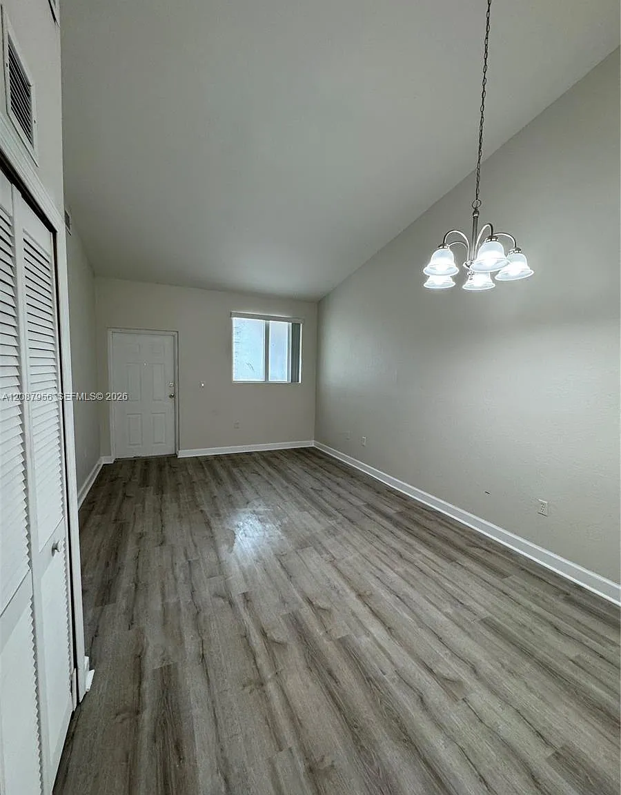 1536 SE 25th St — Photo 3