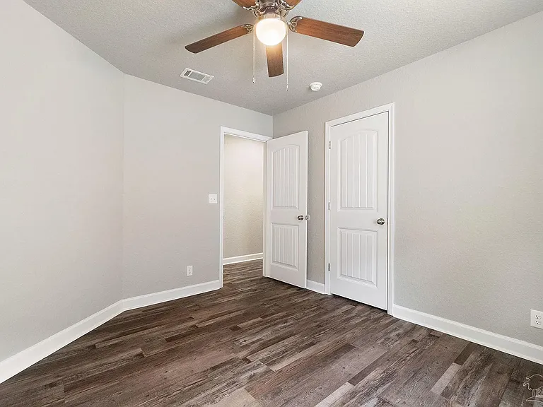 9906 Holsberry Rd — Photo 9