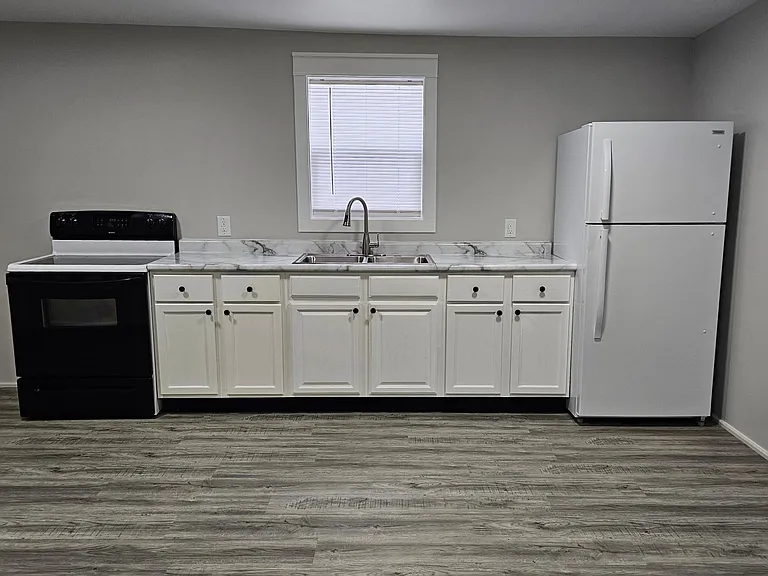 202 S Dryden St #B — Photo 1