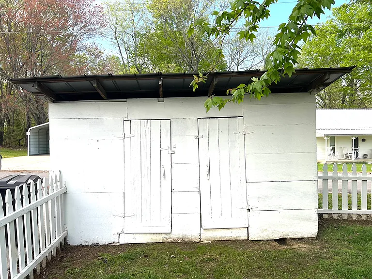 Ed Lyell Rd — Photo 39