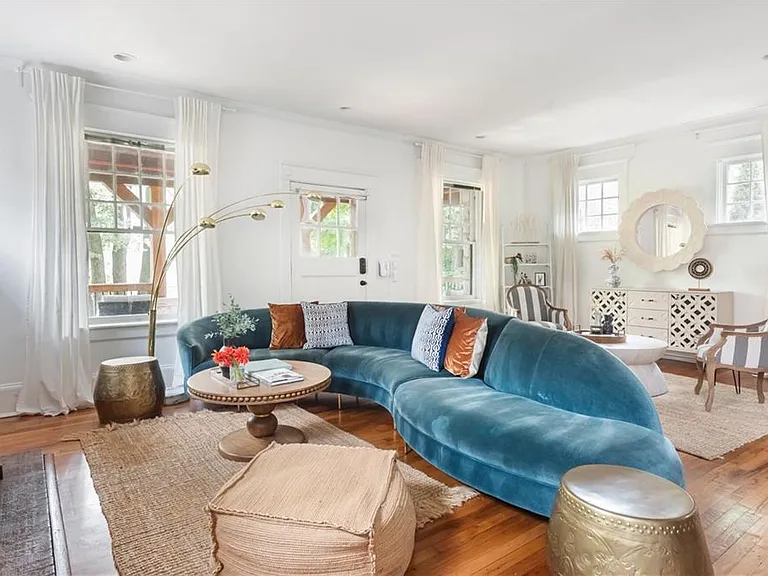 664 Kennesaw Ave NE — Photo 1