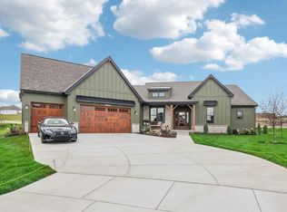 N57W20869 Dunbar Ct, Menomonee Falls, WI 53051