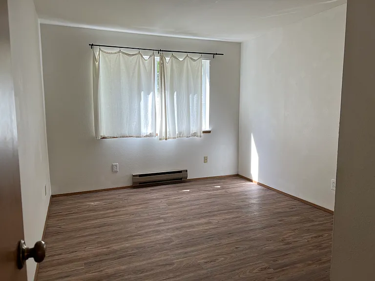 4550 7th Ave NE #101 — Photo 5