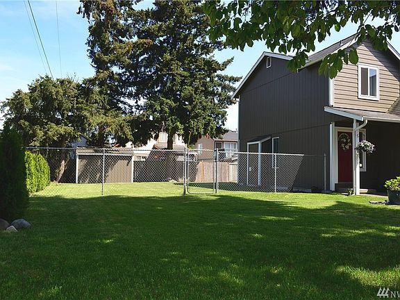 3rd image of 16807 20th Ave E