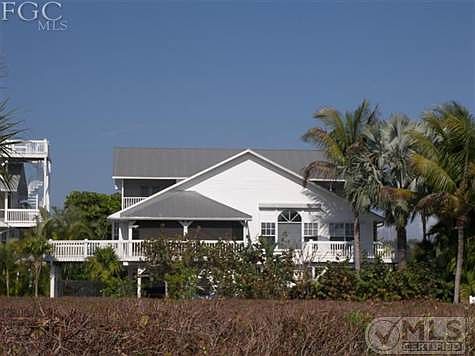 Exterior from bay side ~ right side.