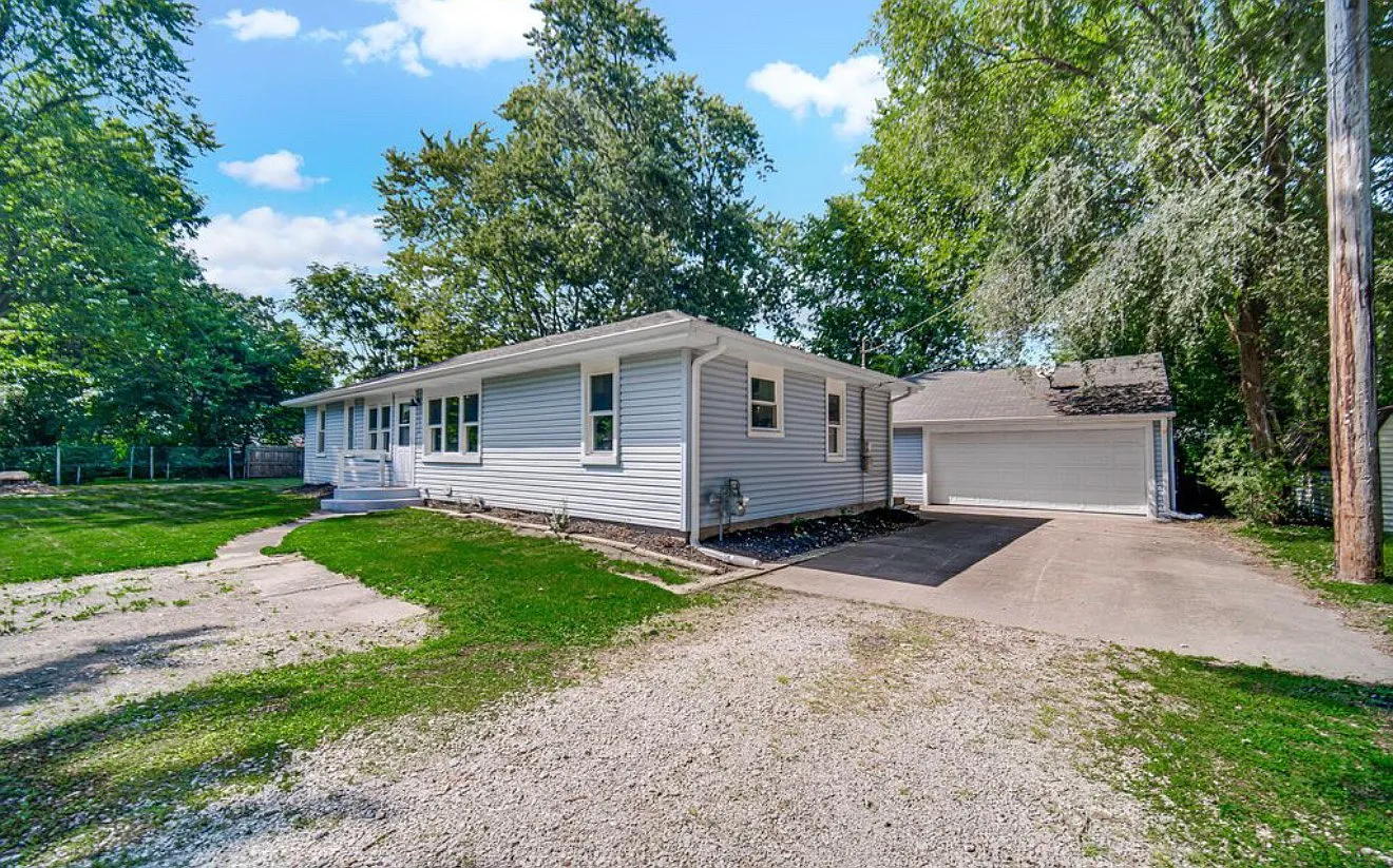 3 bed, 2239 sqft, $2,750 — Photo 3