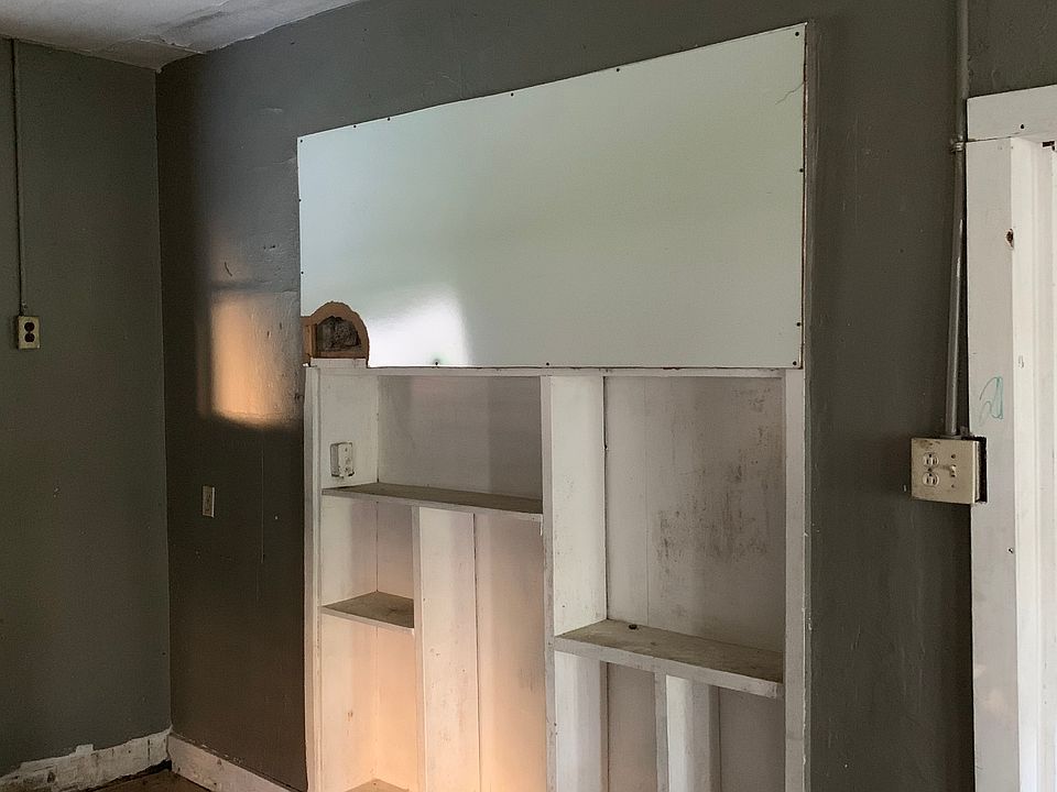2nd image of 6170 Byron St