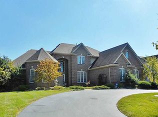 7883 Quail Creek Rd, Maumee, OH 43537