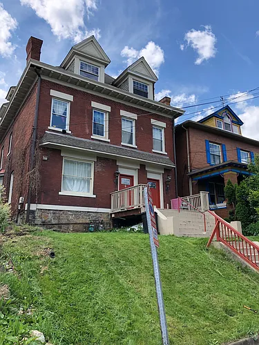 128 Stratford Ave #2B Photo 1