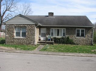 820 E 8th St, Paris, KY 40361