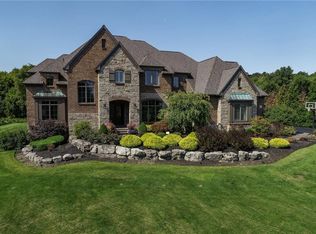 160 Goshawk Dr, Victor, NY 14564