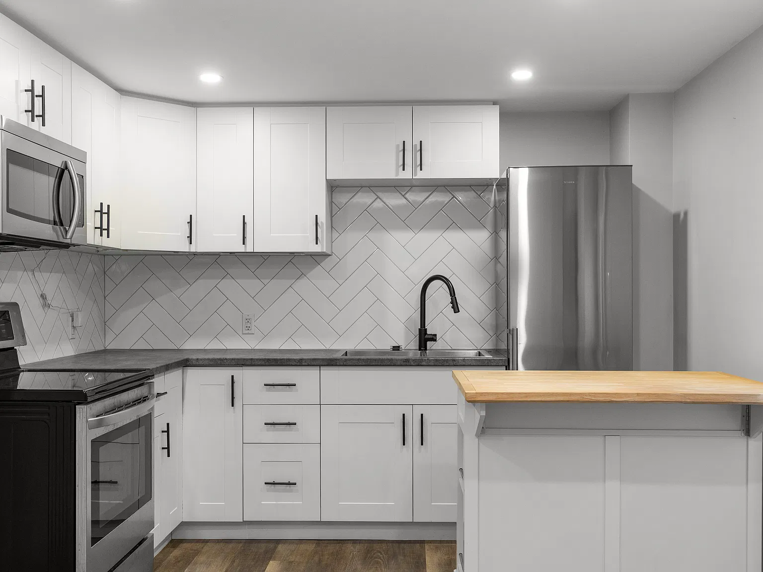 8 Lister Dr, Barrie, ON L4N 0L5, Canada — Photo 4