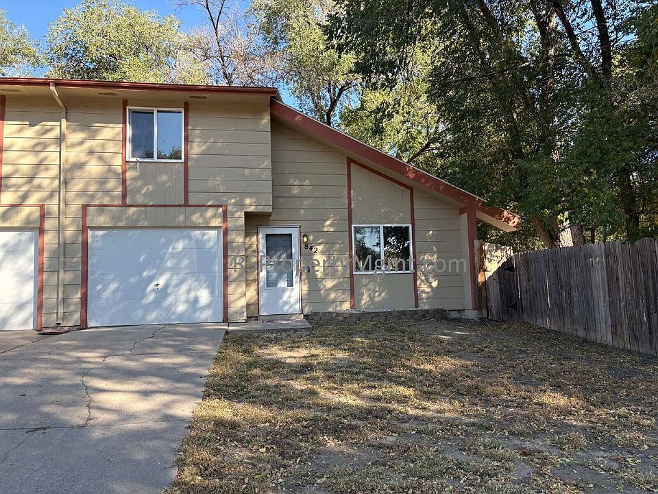 1st image of 842 Bennett Ave