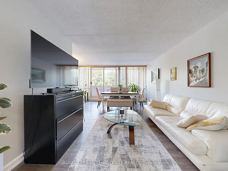 2 Glamorgan Ave #212 — Photo 5