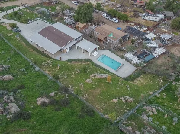 26460 Dale St, Hemet, CA 92545