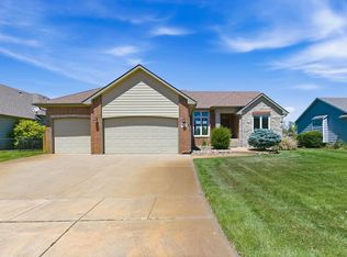 906 E Clear Creek St, Clearwater, KS 67026