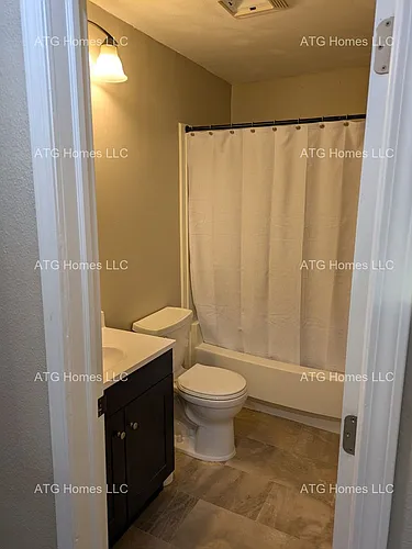 1006 N Carver St Photo 1