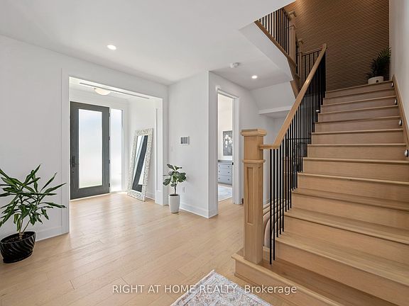 2nd image of 372 Manhattan Dr