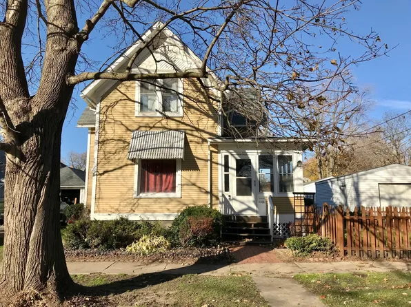 1106 4th St, Mendota, IL 61342