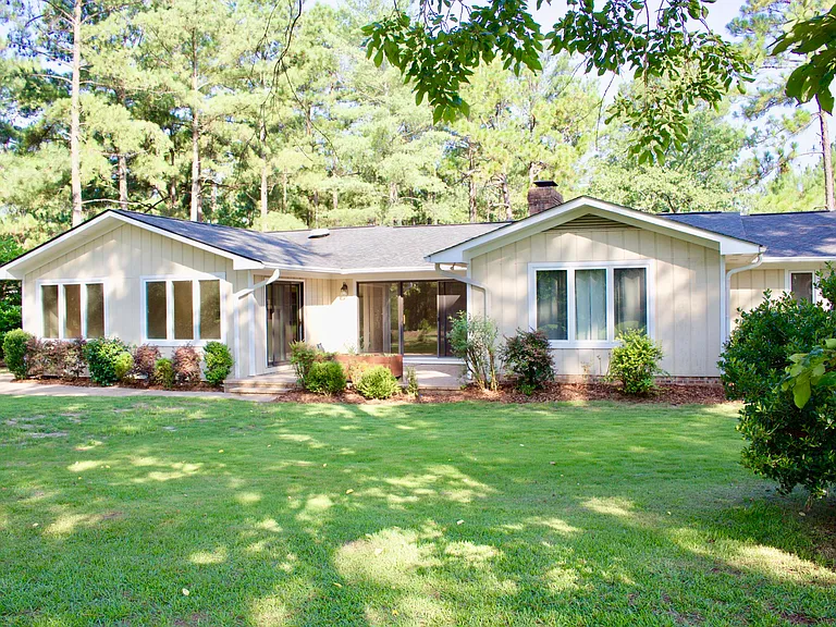 940 Saint Andrews Dr — Photo 3