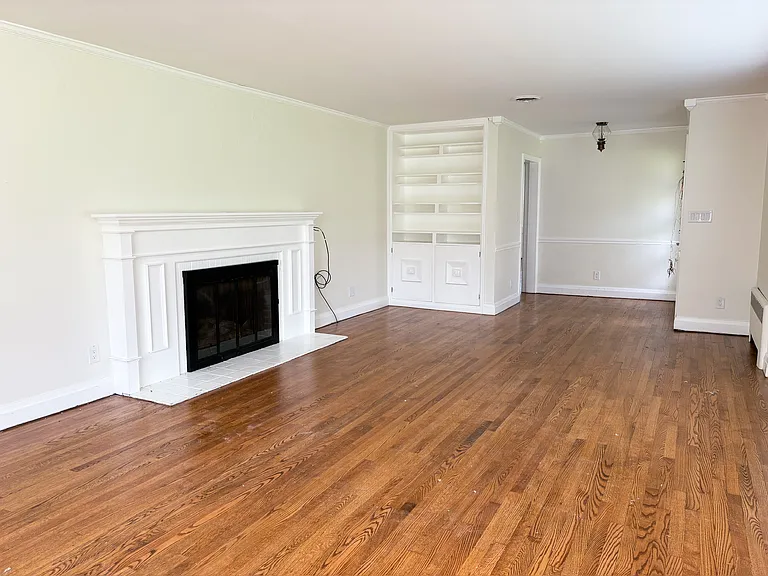 327 Dwyer Ln — Photo 5