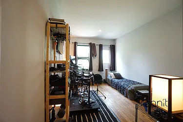 Rented by Rennit Inc.