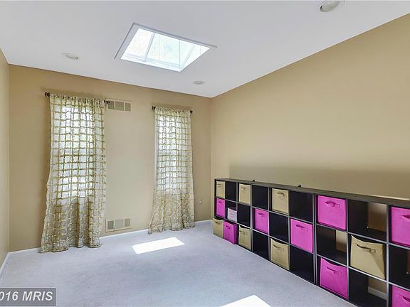 5th image of 803 Fordham St