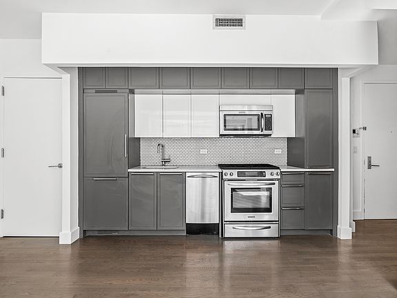 5th image of 432 W 52nd St APT 7E