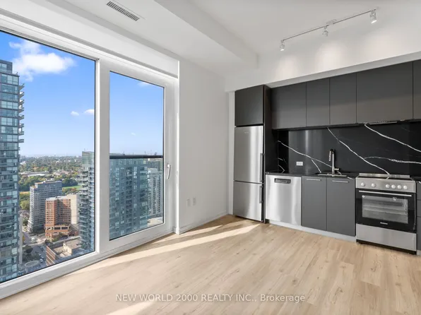 101 Roehampton Ave, Toronto, ON