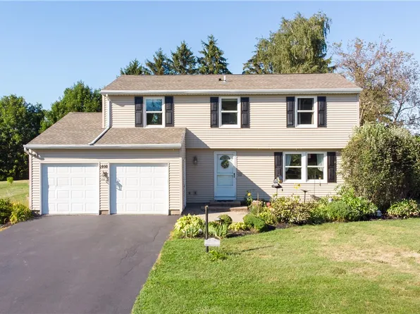 1440 Chigwell Ln N, Webster, NY 14580