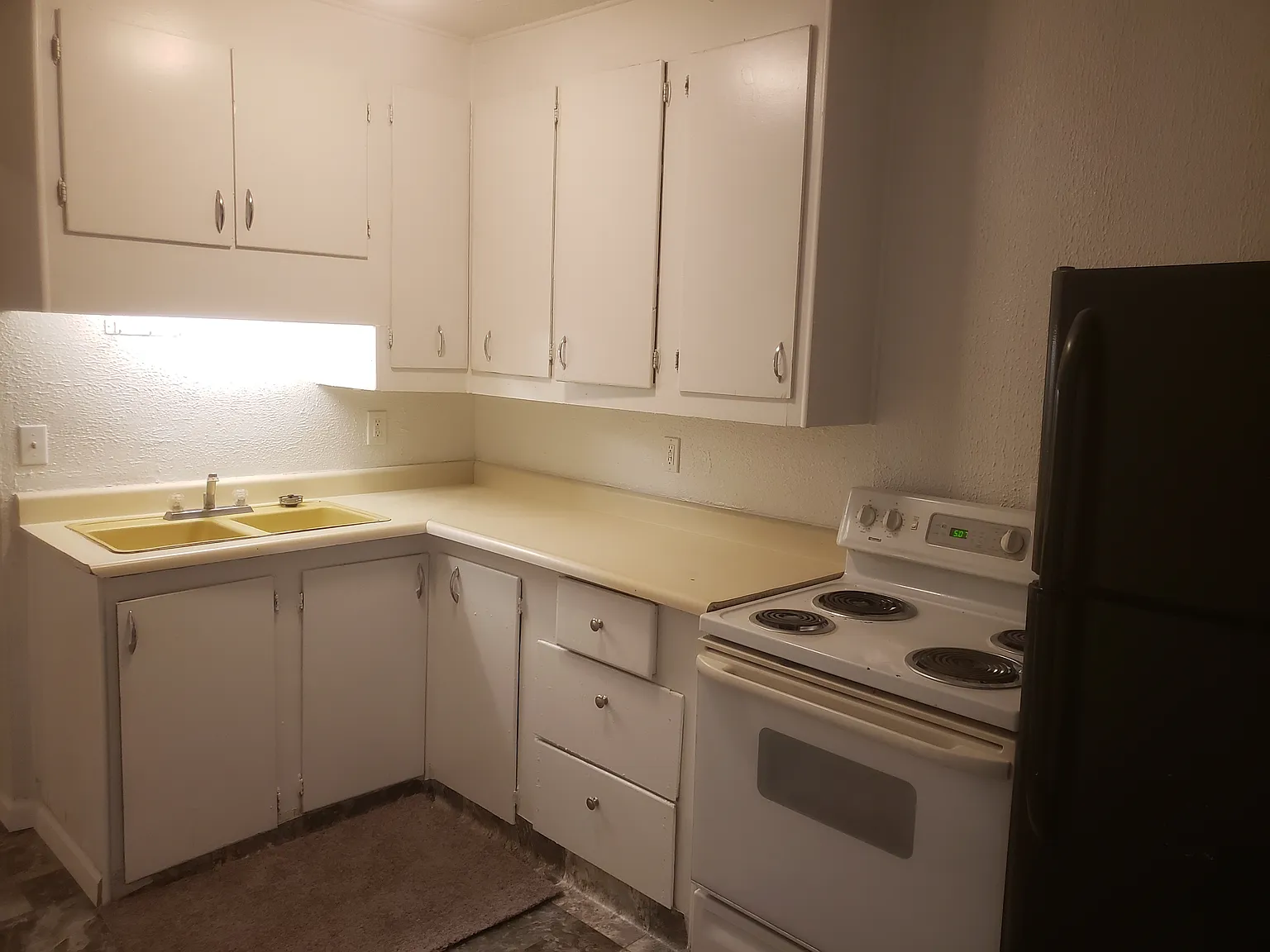 2 bed, 600 sqft, $1,200 — Photo 2